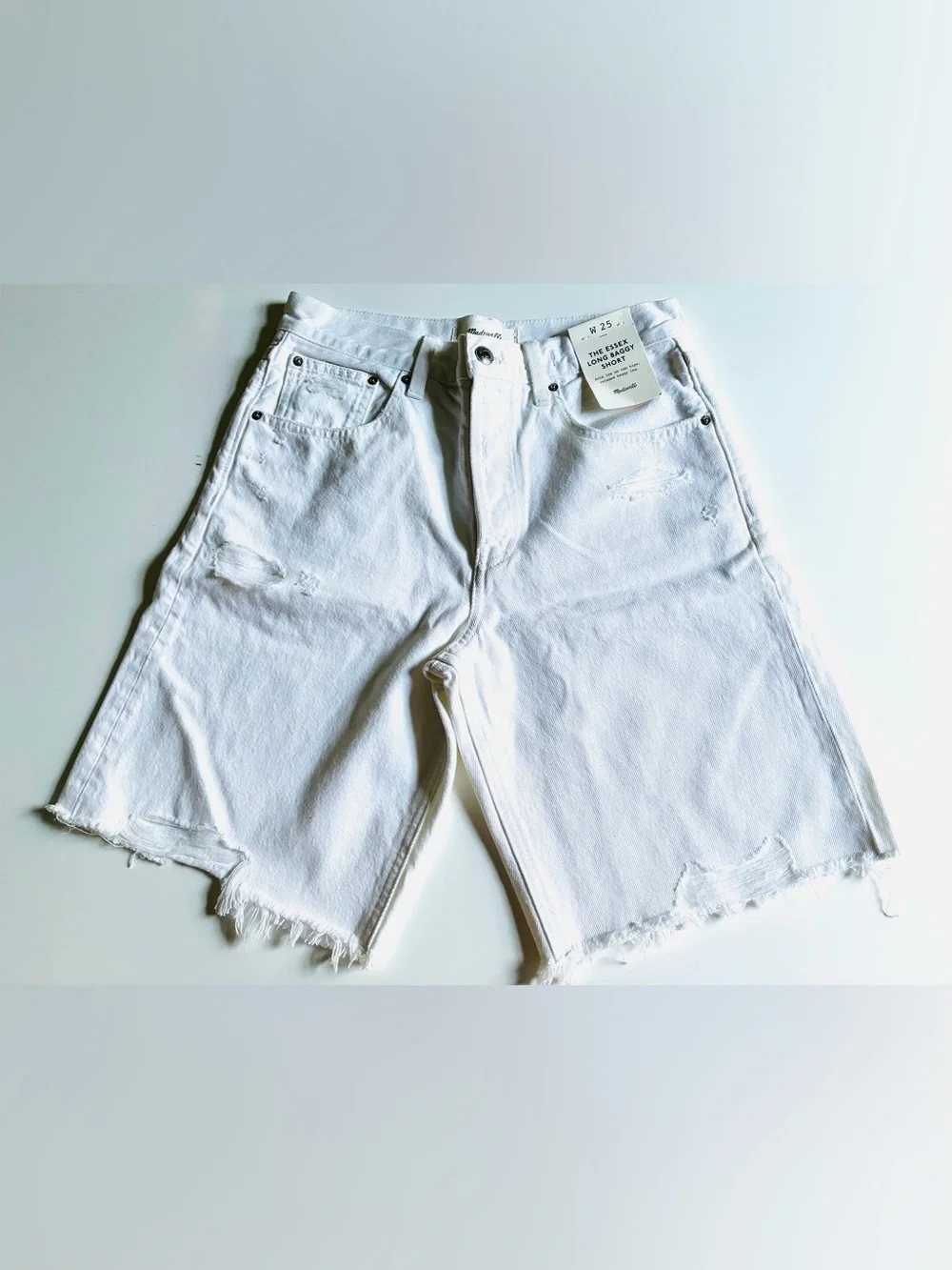 Madewell Women’s The Essex Long Baggy Short.Trendy Raw hem. 25. NWT.